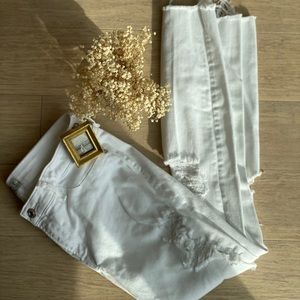 White ripped Abercrombie & Fitch skinny jeans